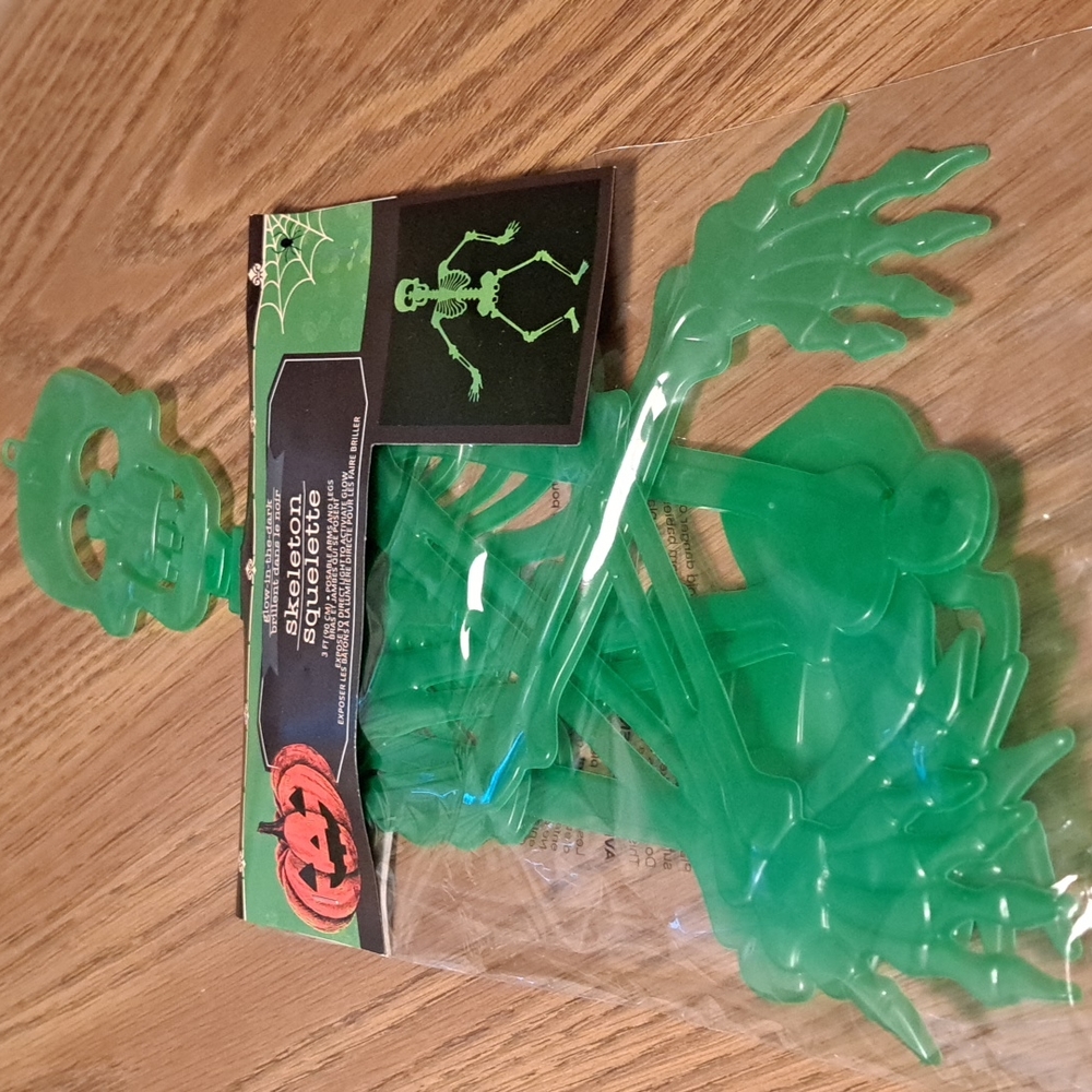 Halloween  skeleton Green 4'